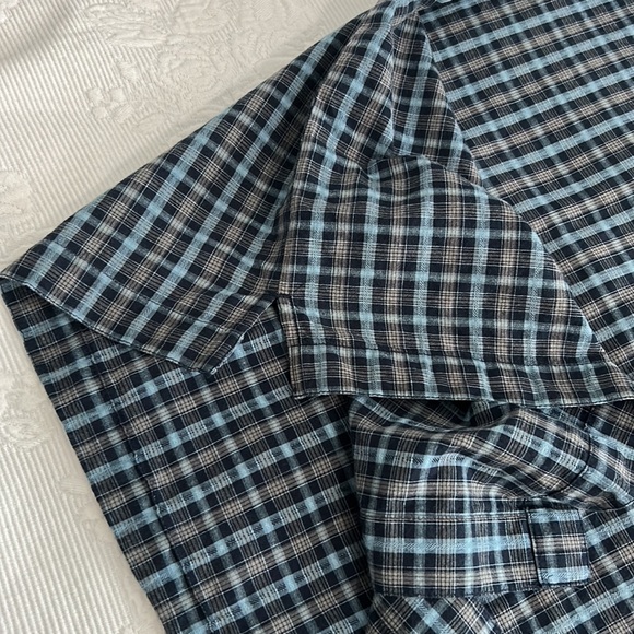 ADDRESS UNKNOWN SHORT SLEEVE BUTTON DOWN MEN’S SHIRT LARGE - Picture 4 of 9